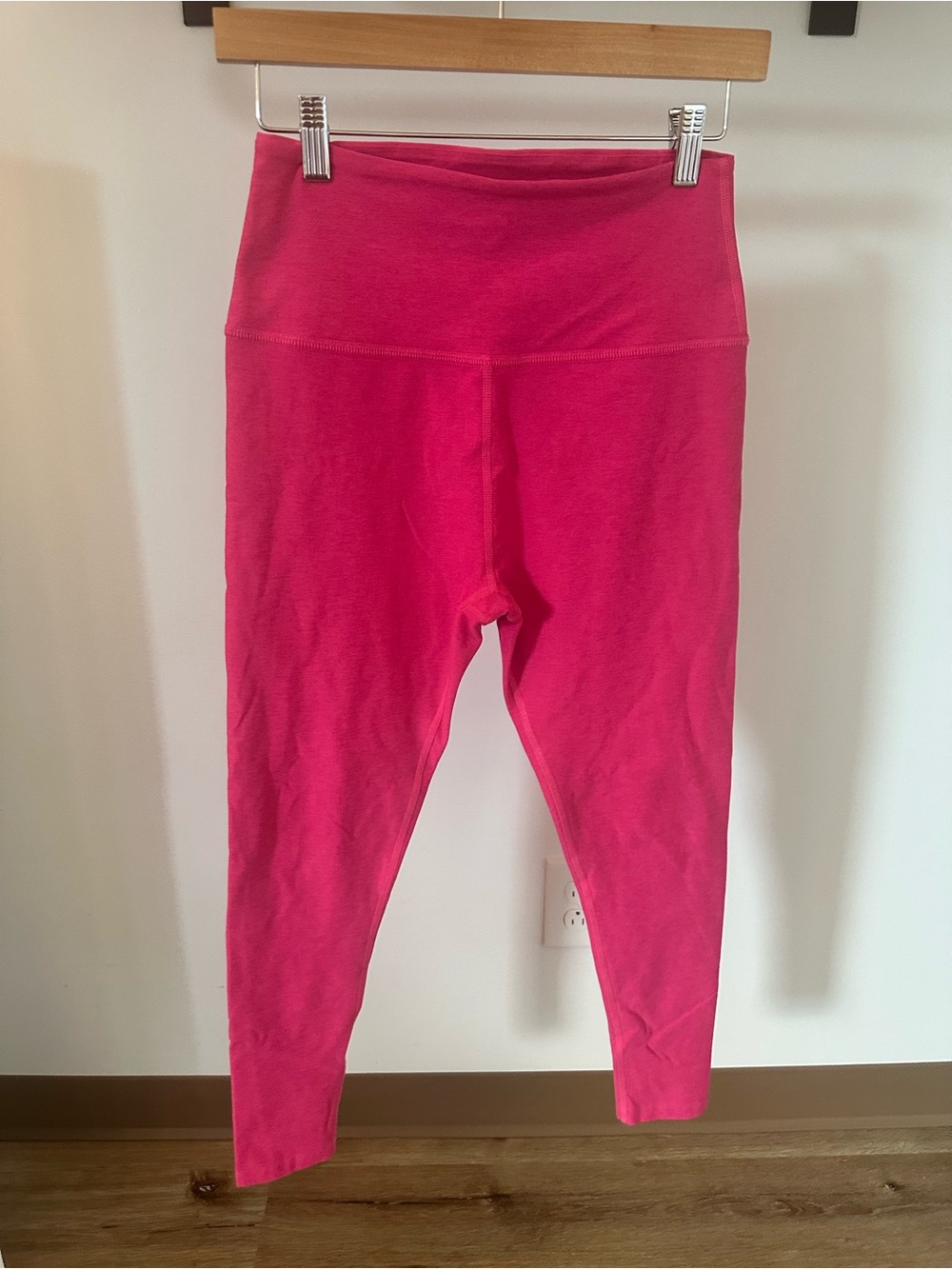 Beyond Yoga Caught in the Midi High-Rise Leggings - Hot Pink 💓